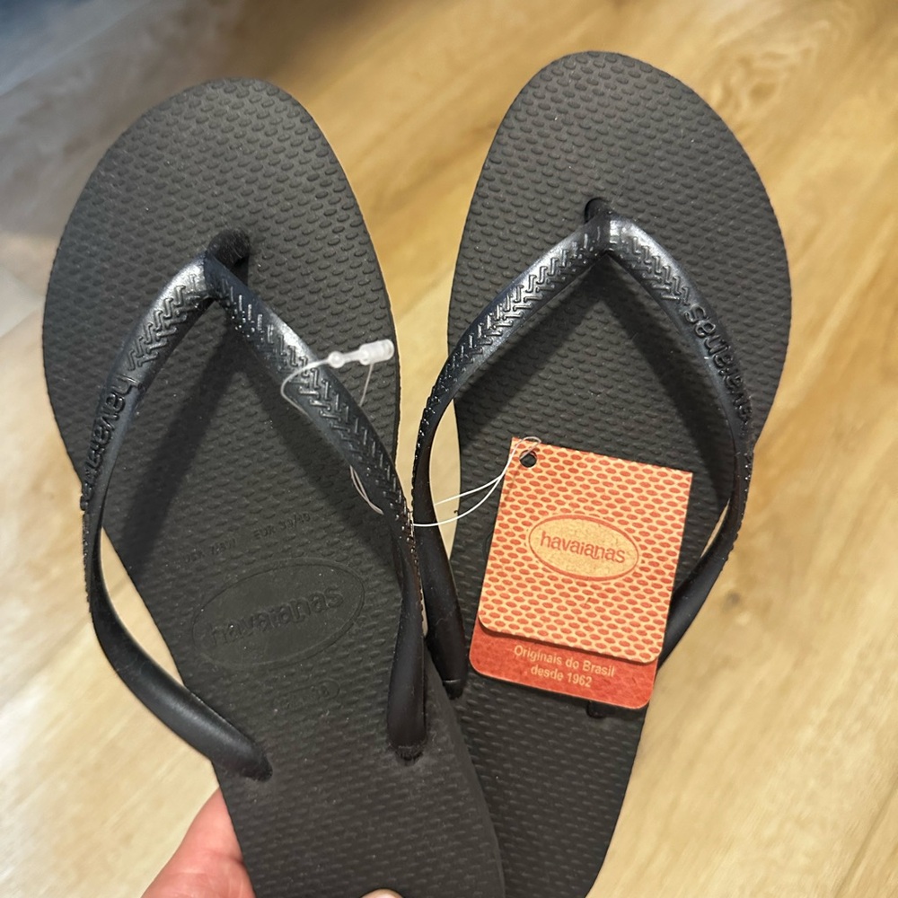 Havaianas Dark Gray Flip Flops